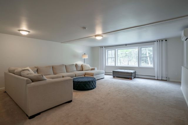 27 Pierce Lane, Hollis, NH 03049