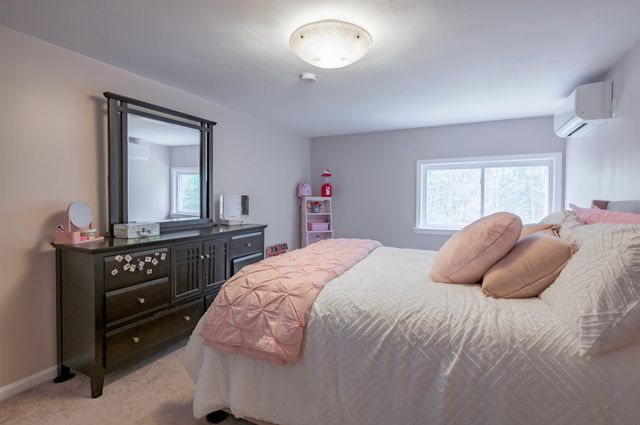 27 Pierce Lane, Hollis, NH 03049