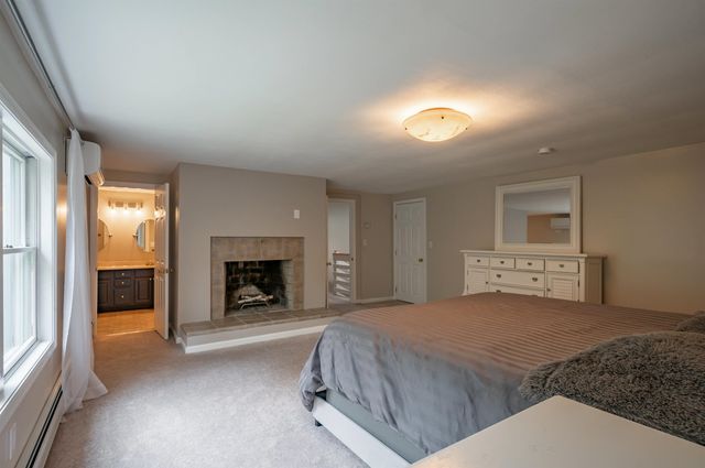 27 Pierce Lane, Hollis, NH 03049