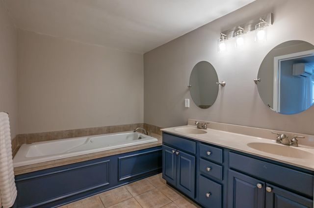 27 Pierce Lane, Hollis, NH 03049
