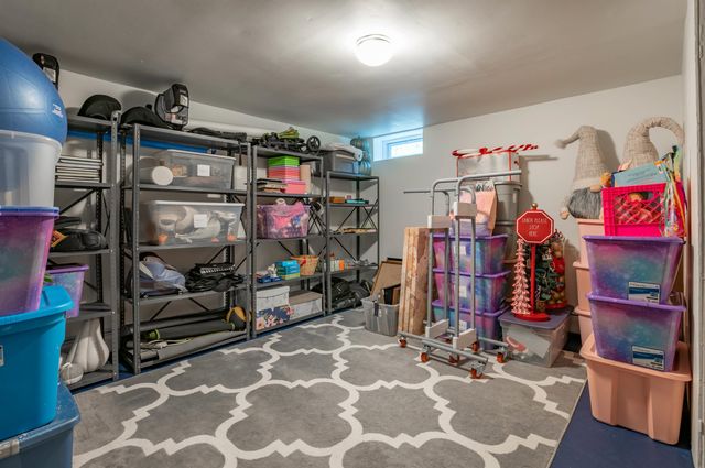 27 Pierce Lane, Hollis, NH 03049