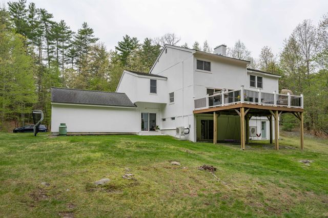 27 Pierce Lane, Hollis, NH 03049