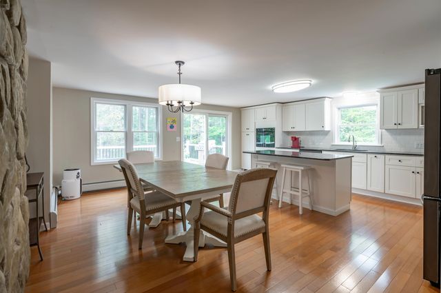 27 Pierce Lane, Hollis, NH 03049
