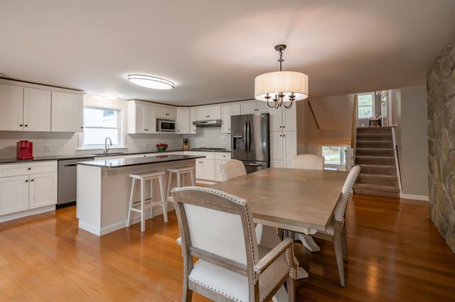 27 Pierce Lane, Hollis, NH 03049
