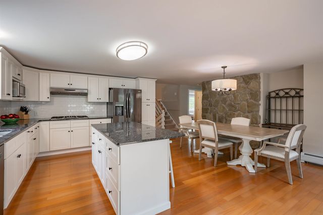 27 Pierce Lane, Hollis, NH 03049