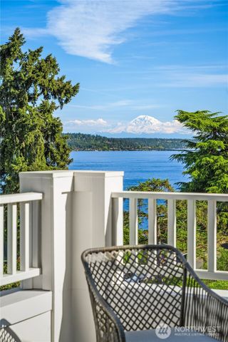 1031 McGilvra Boulevard E, Seattle, WA 98112