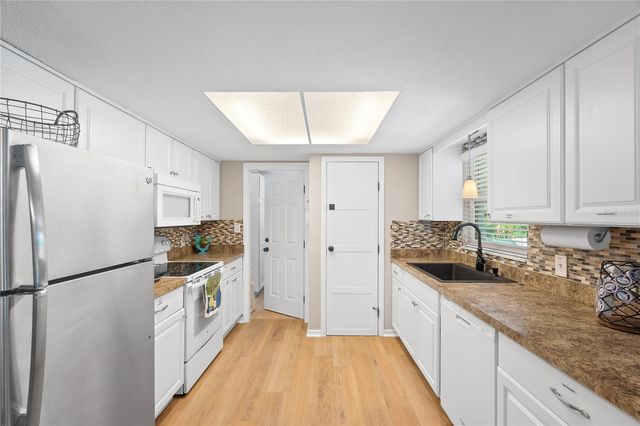 1000 FRUITLAND AVENUE, Bradenton, FL 34207