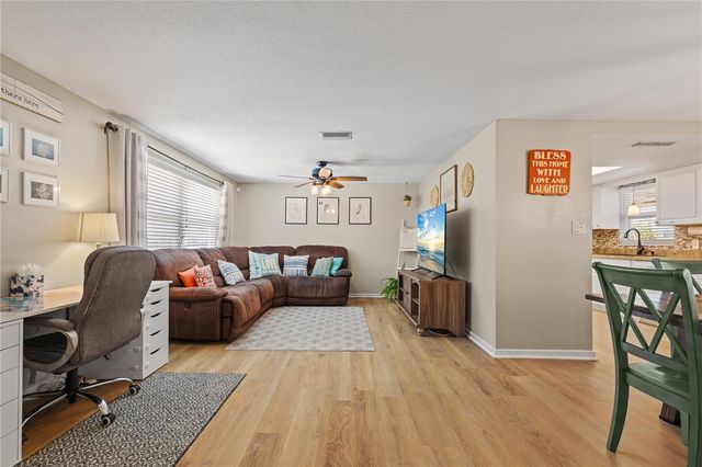 1000 FRUITLAND AVENUE, Bradenton, FL 34207