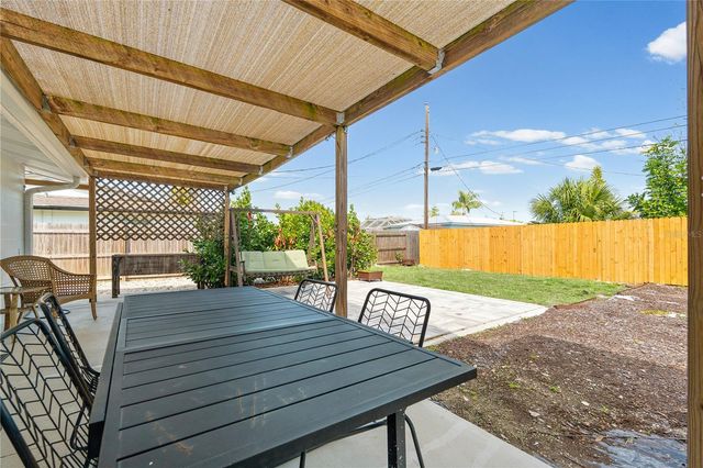 1000 FRUITLAND AVENUE, Bradenton, FL 34207