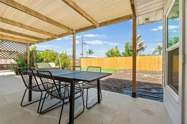 1000 FRUITLAND AVENUE, Bradenton, FL 34207