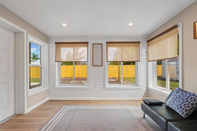 1000 FRUITLAND AVENUE, Bradenton, FL 34207