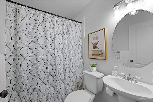 708 Lake View Drive, Mission, TX 78572