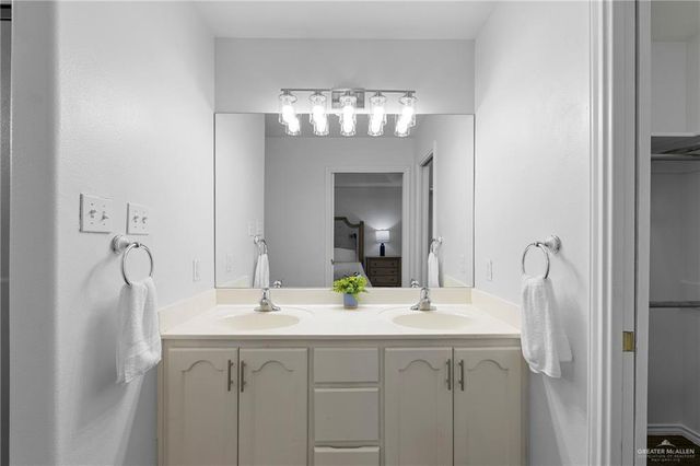 708 Lake View Drive, Mission, TX 78572