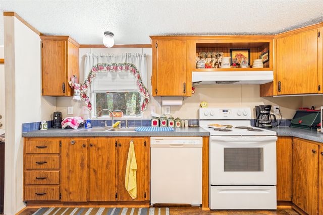154 HCR 1217, Blum, TX 76627