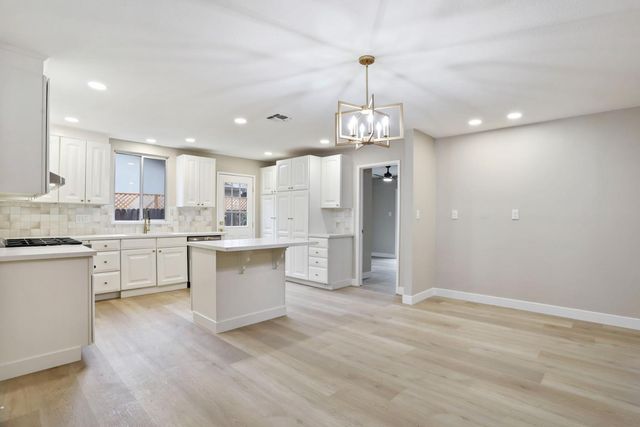 8628 Fallbrook Way, Sacramento, CA 95826