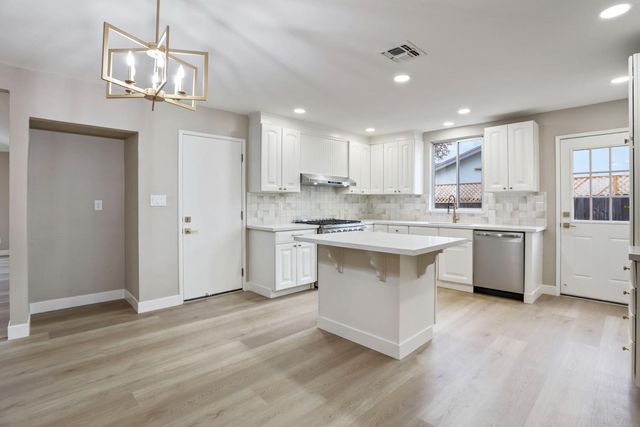 8628 Fallbrook Way, Sacramento, CA 95826