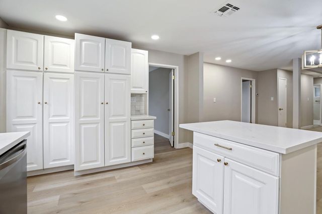 8628 Fallbrook Way, Sacramento, CA 95826