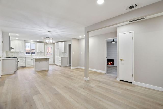 8628 Fallbrook Way, Sacramento, CA 95826