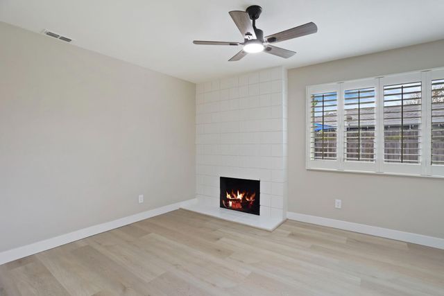 8628 Fallbrook Way, Sacramento, CA 95826