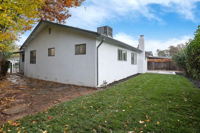 8628 Fallbrook Way, Sacramento, CA 95826