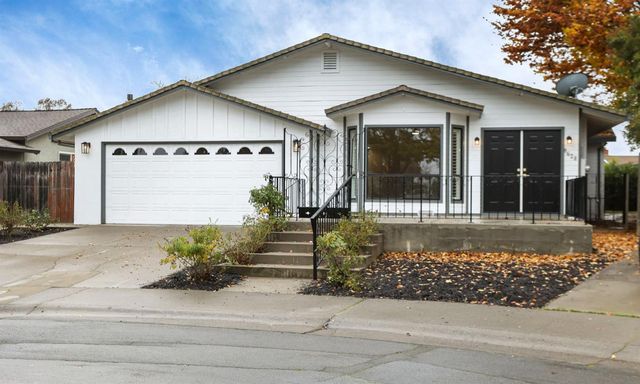 8628 Fallbrook Way, Sacramento, CA 95826