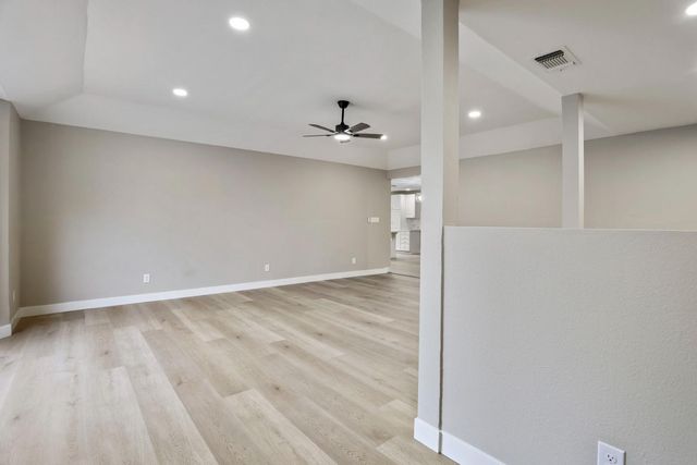 8628 Fallbrook Way, Sacramento, CA 95826