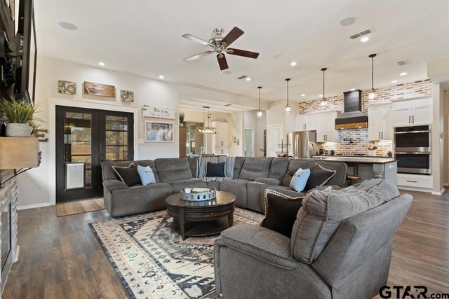 113 Spring Valley Run, Bullard, TX 75757