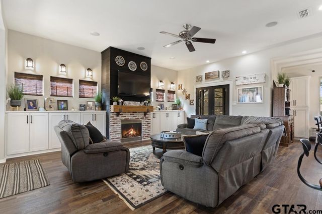 113 Spring Valley Run, Bullard, TX 75757