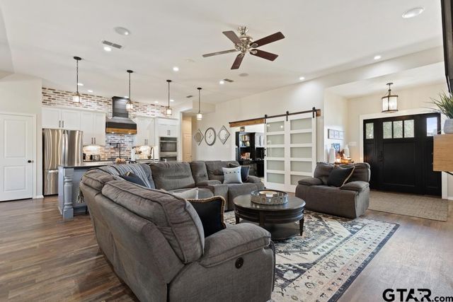 113 Spring Valley Run, Bullard, TX 75757