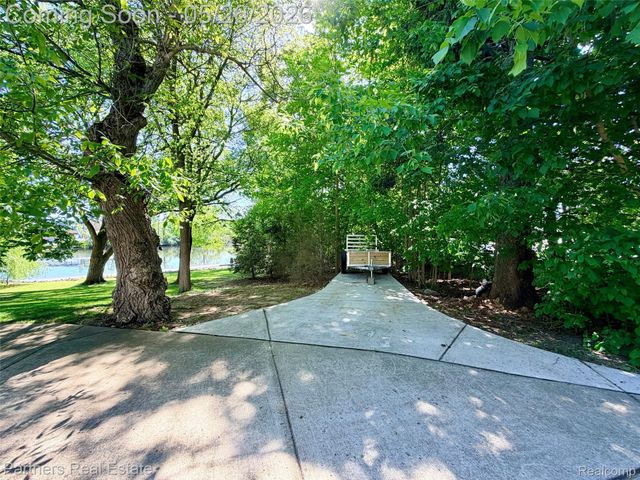 504 N 2nd Street, Brighton, MI 48116