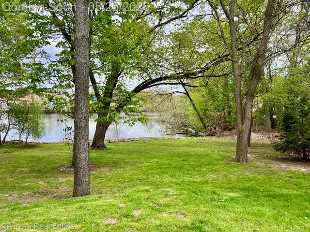 504 N 2nd Street, Brighton, MI 48116