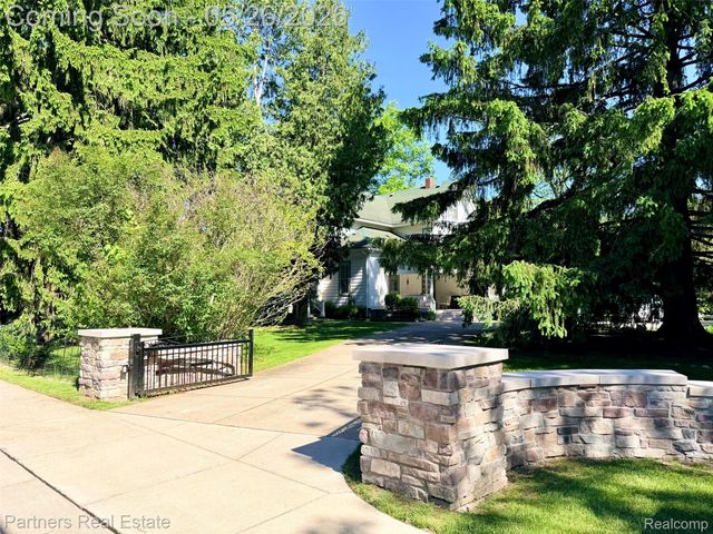 504 N 2nd Street, Brighton, MI 48116
