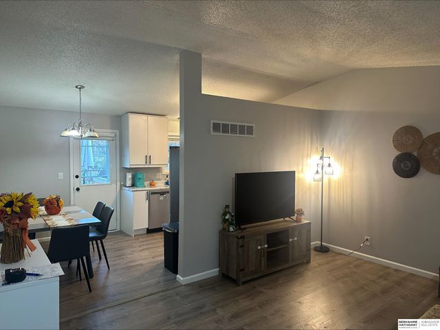 2332 NW 50th Street, Lincoln, NE 68524