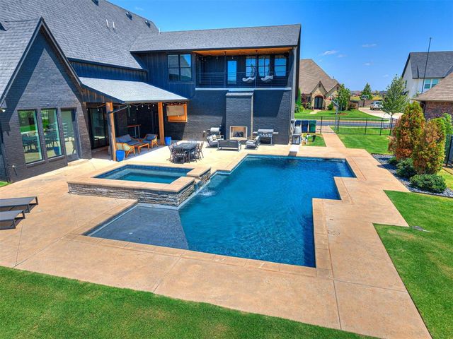 10916 NW 26th Street, Yukon, OK 73099