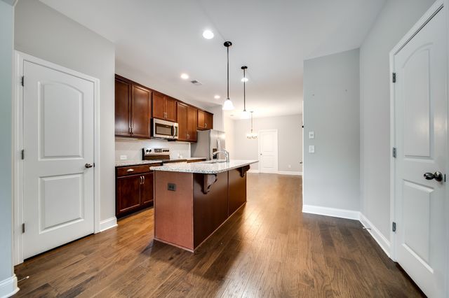 391 Carriage House Ln, Hendersonville, TN 37075