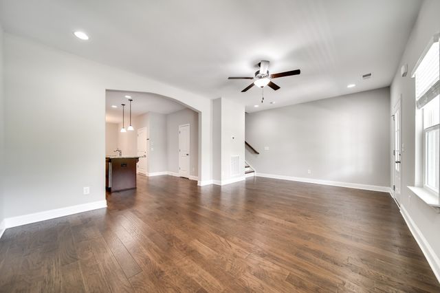 391 Carriage House Ln, Hendersonville, TN 37075