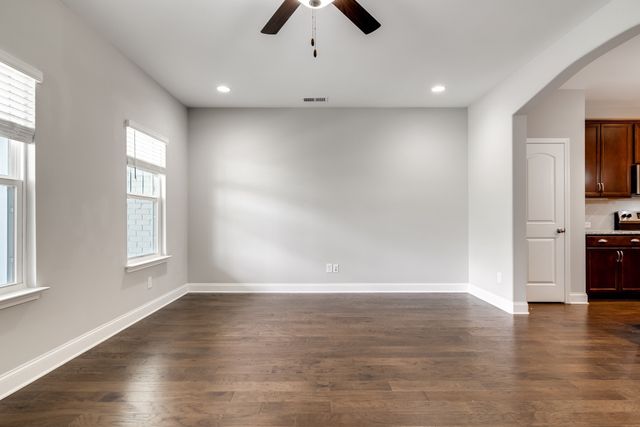 391 Carriage House Ln, Hendersonville, TN 37075