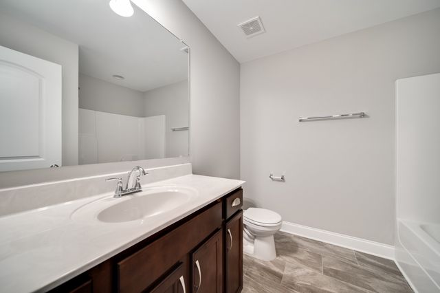 391 Carriage House Ln, Hendersonville, TN 37075