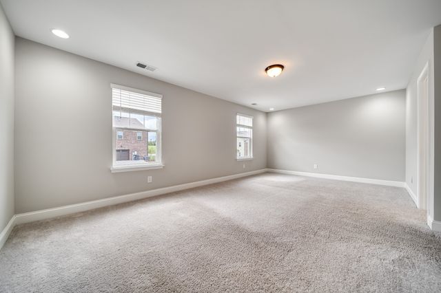 391 Carriage House Ln, Hendersonville, TN 37075