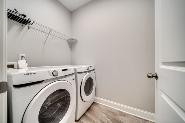 391 Carriage House Ln, Hendersonville, TN 37075