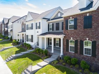 391 Carriage House Ln, Hendersonville, TN 37075