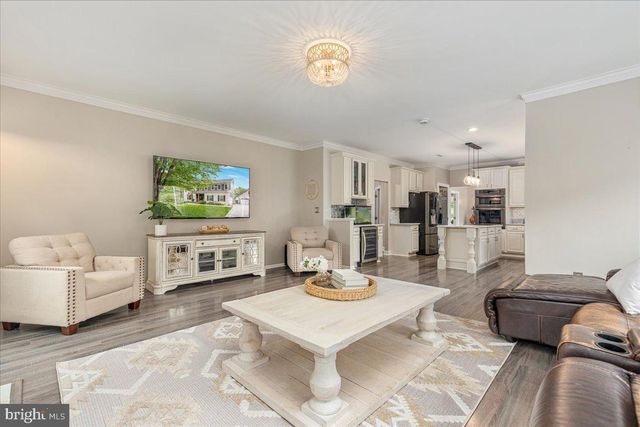 37440 WHITACRE LN, Purcellville, VA 20132