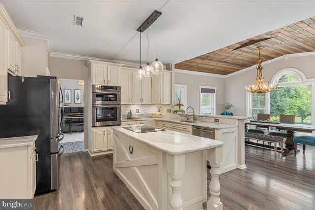 37440 WHITACRE LN, Purcellville, VA 20132