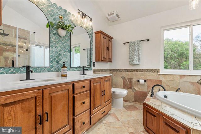 37440 WHITACRE LN, Purcellville, VA 20132