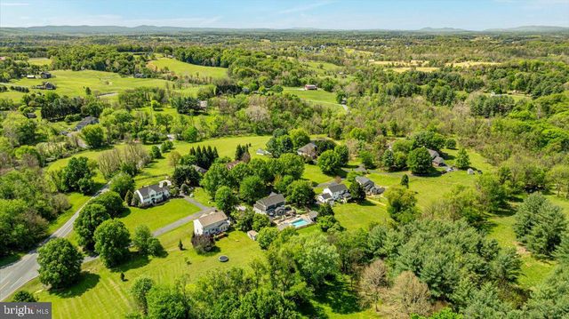 37440 WHITACRE LN, Purcellville, VA 20132
