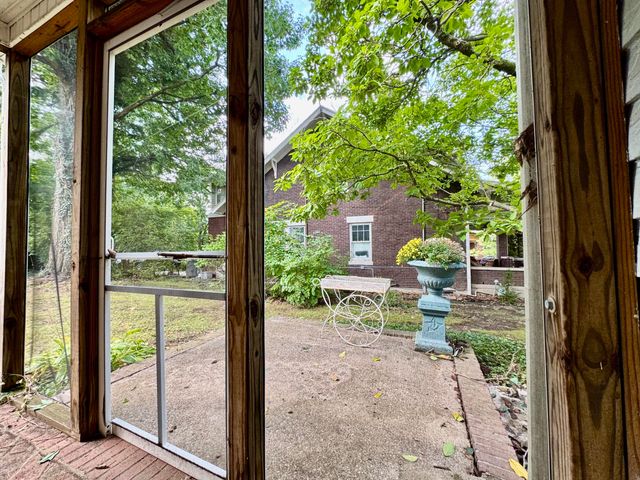 454 W Lexington Avenue, Danville, KY 40422