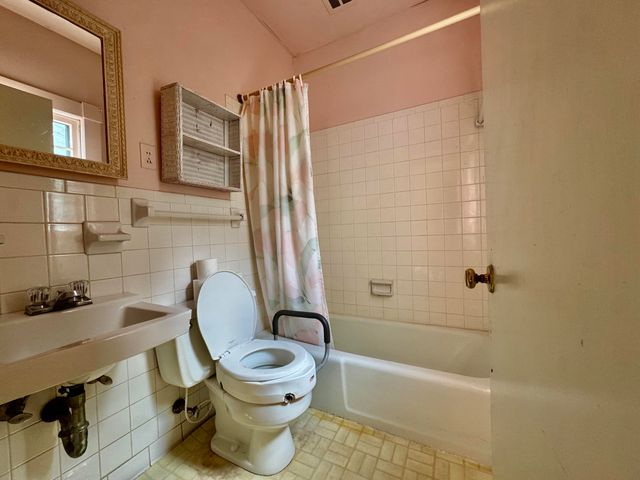 454 W Lexington Avenue, Danville, KY 40422