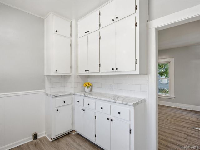 25 Lincoln Street, Pontiac, MI 48341