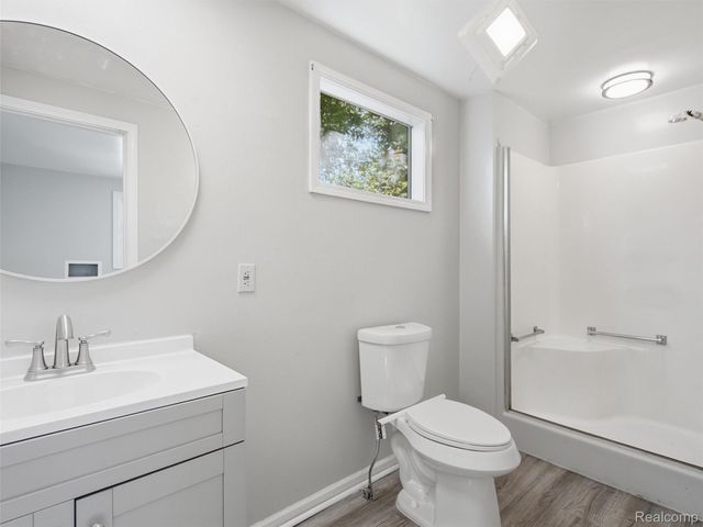 25 Lincoln Street, Pontiac, MI 48341