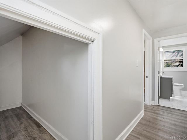 25 Lincoln Street, Pontiac, MI 48341